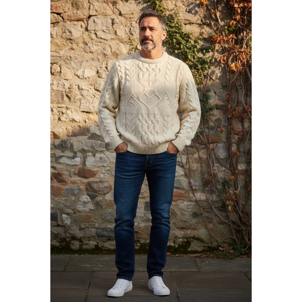Aran Crafts 100% Merino Wool Men's Sweater Size Medium Pullover Long Sleeved